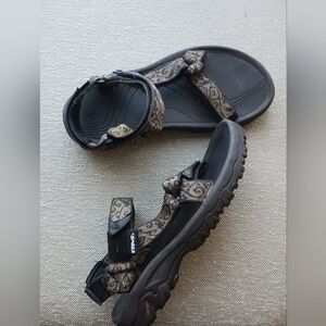 Teva Pretty Rugged women's Size 8 Brown swirls Water Hiking Sports Sandals